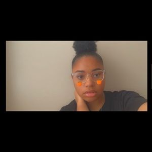 Meet your Posher, Alexus